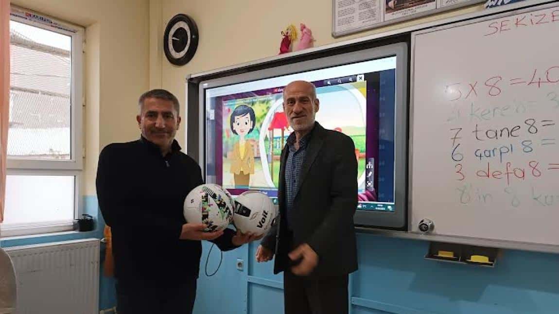 Oyun ve sportif faaliyetleri destekleme  adına her sınıfa bir futbol ve bir voleybol  topu  hediye edildi. 